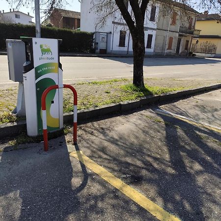 Appartamento Sofia In Zona Residenziale Strategica Wifi Gratuito Carbonara al Ticino Exterior foto