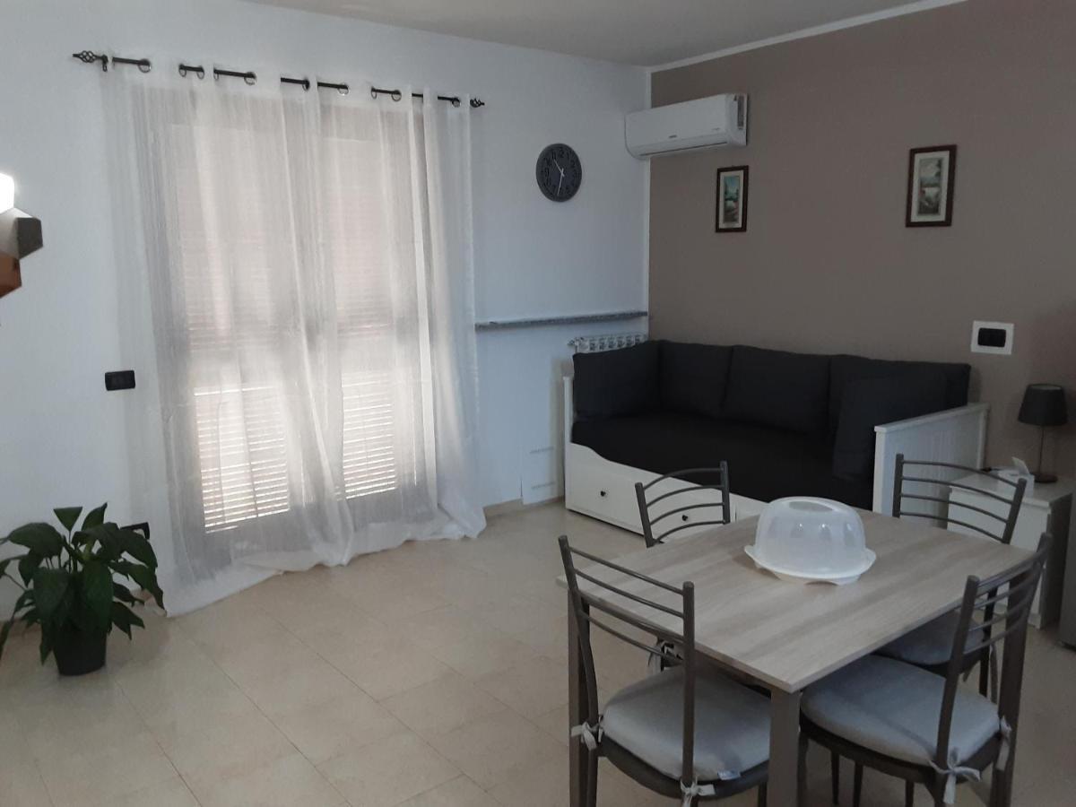 Appartamento Sofia In Zona Residenziale Strategica Wifi Gratuito Carbonara al Ticino Exterior foto